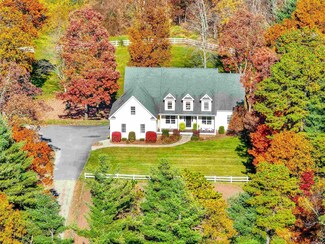 13 Veterans Rd, Amherst, NH 03031