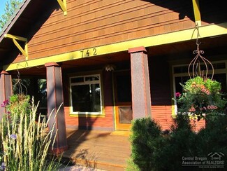 742 NE 12th St, Bend, OR 97701