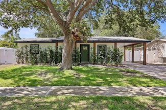 2912 W Winthrop Rd, Tampa, FL 33611