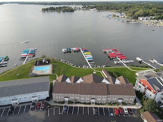 8960 E Hatchery Rd Unit 7, Syracuse, IN 46567