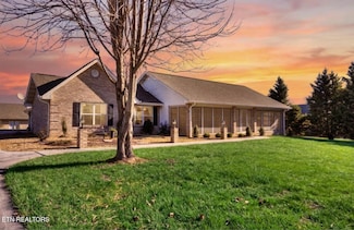 760 Southview Cir, Kodak, TN 37764