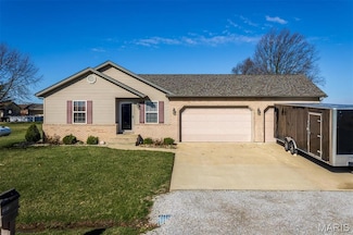 15919 Candy Corner Ln, Carlyle, IL 62231