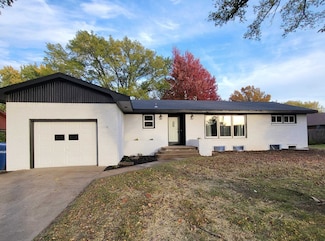 2310 Dearborn St, Augusta, KS 67010