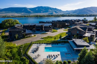 819 S Edgewater Ct, Huntsville, UT 84317