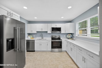 6952 Goldilocks Ln, Jacksonville, FL 32210