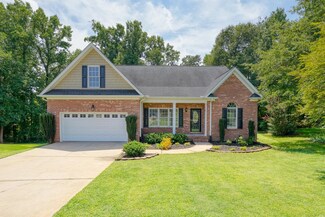 527 Kiowa Dr, Boiling Springs, SC 29316