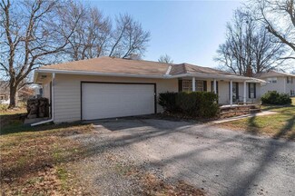 600 N West St, Cameron, MO 64429