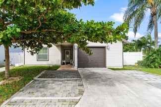 4193 Willowood Ln, Lake Worth, FL 33462