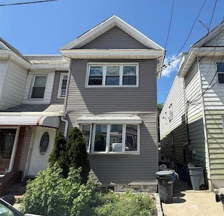 6911 58th Rd, Maspeth, NY 11378
