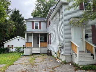 11 Pleasant St, Fairfield, ME 04937