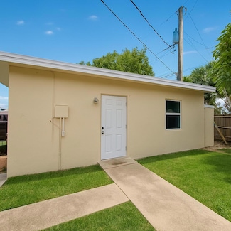 528 58th St Unit 1/2, West Palm Beach, FL 33407