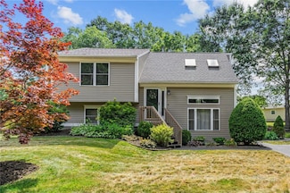 5 Haywood Rd, Coventry, RI 02816