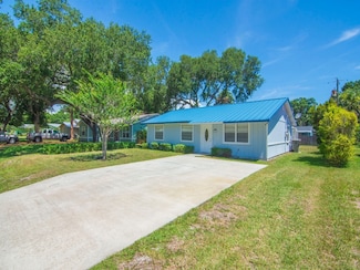 3236 1st Rd, Vero Beach, FL 32968