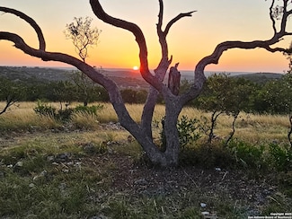 72.5 AC +/- Sd5570, Rocksprings, TX 78880