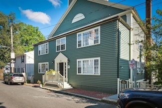 26 Summer St Unit 8, Marblehead, MA 01945