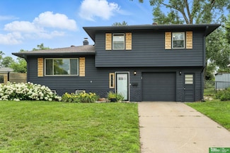 1705 Hillside Dr, Omaha, NE 68114
