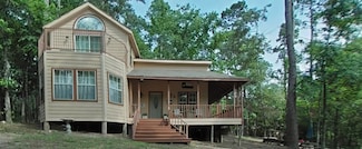 40 Dartmoor Ct, Coldspring, TX 77331
