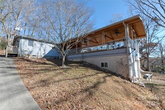 220 Moody Ridge Rd, Clyde, NC 28721