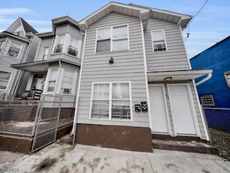 740 E 18th St, Paterson, NJ 07501