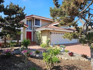 1211 Countrywood Ln, Vista, CA 92081