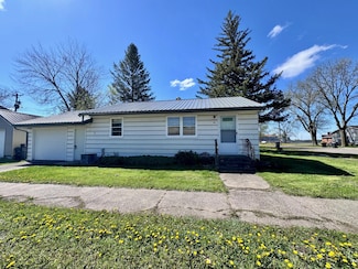 225 Centre St E, Vesta, MN 56292