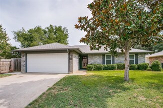 403 Catalpa Ln, Euless, TX 76039