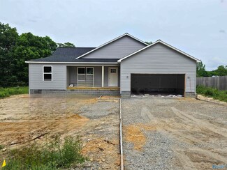 967 Creekstone Point Dr, Fort Payne, AL 35967