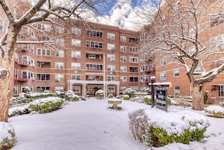 67-66 108th St Unit A58, Forest Hills, NY 11375