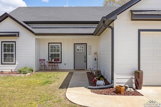 2868 Narcissus Rd, Ore City, TX 75683