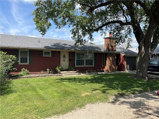7 Country Gardens, Mattoon, IL 61938