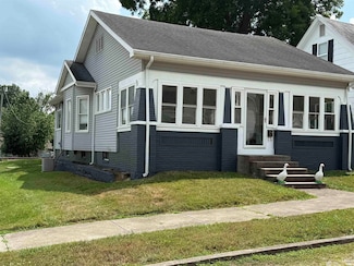 312 W Columbia St, Oakland City, IN 47660