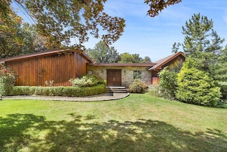 7 Alpine Dr, Armonk, NY 10504