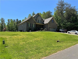 3064 Wesley Farm Ln, Sophia, NC 27350