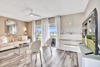 312 NE 17th Ave Unit 202, Boynton Beach, FL 33435