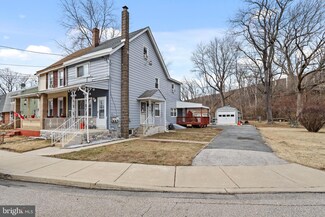 1147 Adams St, Crum Lynne, PA 19022