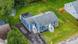14 Oliveira Ave, Acushnet, MA 02743
