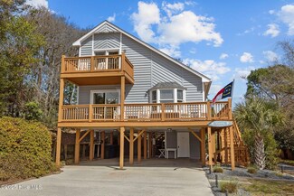 124 Live Oak St, Emerald Isle, NC 28594