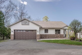 240 Birchridge Dr, Marquette, MI 49855