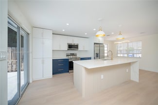 3751 NE 17th Ave, Pompano Beach, FL 33064