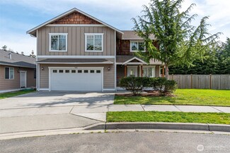 916 NW Longview Dr, Oak Harbor, WA 98277