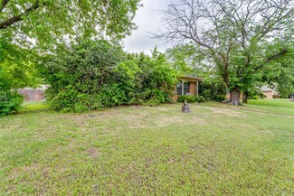 2709 Summit View Dr, Bedford, TX 76021