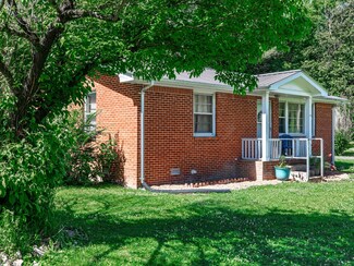 104 E Ward St, Centerville, TN 37033