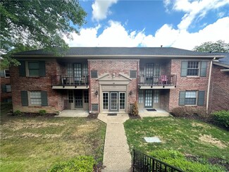 930 Margarite Dr, Pittsburgh, PA 15216