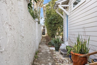 517 Beach Ave, Atlantic Beach, FL 32233