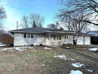 610 Winthrop Dr, Crawfordsville, IN 47933