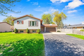 2232 W Cortland Dr, Appleton, WI 54914