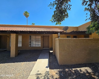 715 N Arrowhead Dr Unit 3, Chandler, AZ 85224
