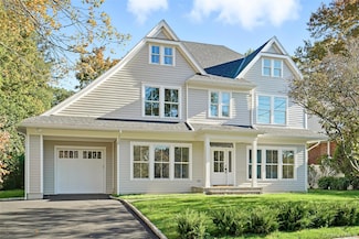 76 Glen Oaks Dr, Rye, NY 10580