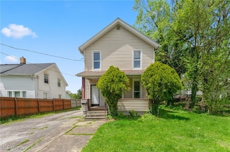 22 N Clover Ave, Niles, OH 44446