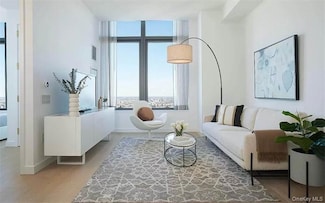 3 Court Square Unit 6104, Long Island City, NY 11101